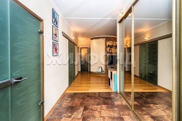 
   Продам 4-комнатную, 111.8 м², Урицкого ул, 13

. Фото 20.