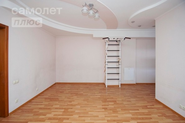 
   Продам 5-комнатную, 210 м², Омская ул, 115/1

. Фото 11.