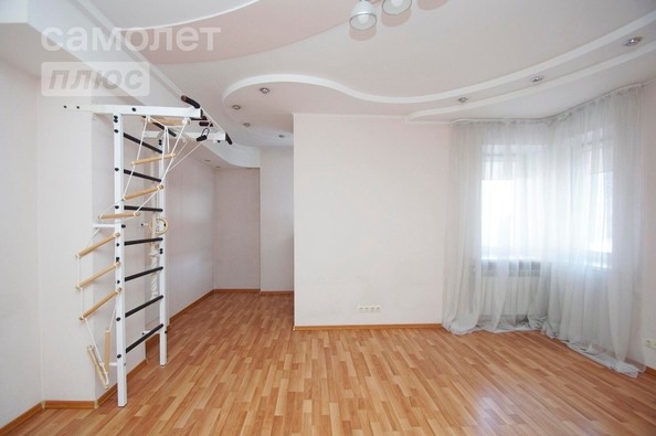 
   Продам 5-комнатную, 210 м², Омская ул, 115/1

. Фото 1.