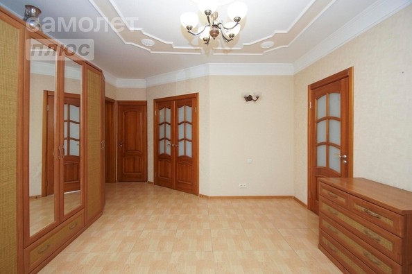 
   Продам 5-комнатную, 210 м², Омская ул, 115/1

. Фото 6.