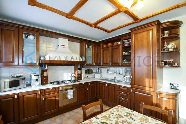 
   Продам дом, 371.7 м², Омск

. Фото 11.