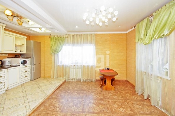 
   Продам дом, 235 м², Омск

. Фото 3.
