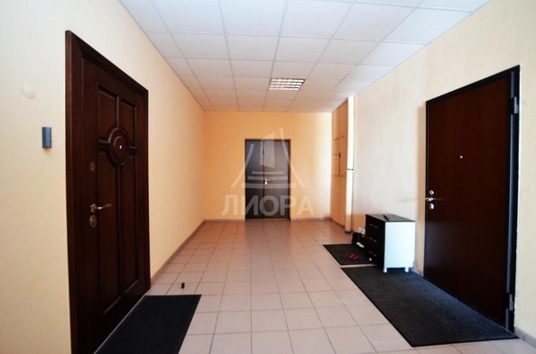 
  Сдам в аренду 3-комнатную квартиру, 106.7 м², Омск

. Фото 25.