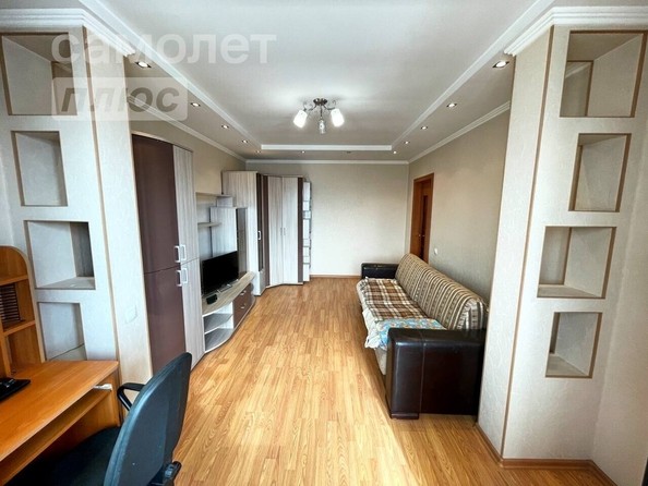 
   Продам 2-комнатную, 53 м², 10 лет Октября ул, 105

. Фото 3.