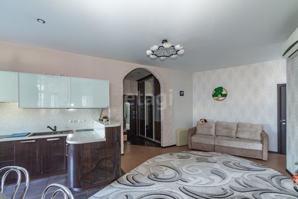 
   Продам 3-комнатную, 89.2 м², Кемеровская ул, 26

. Фото 2.