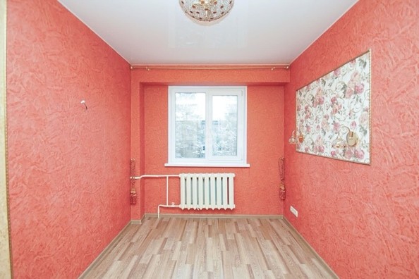 
   Продам 4-комнатную, 60.2 м², Лукашевича ул, 11В

. Фото 1.