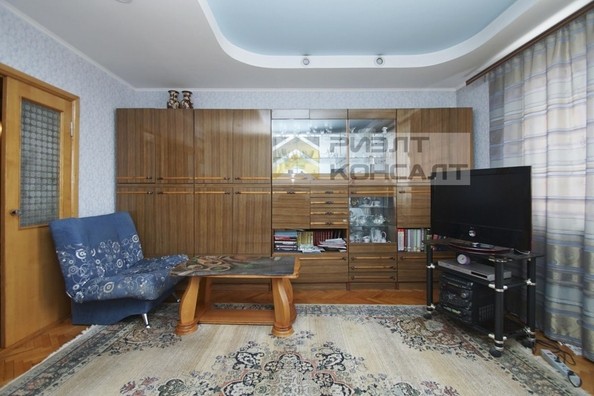 
   Продам 4-комнатную, 79.9 м², Лукашевича ул, 14/1

. Фото 10.