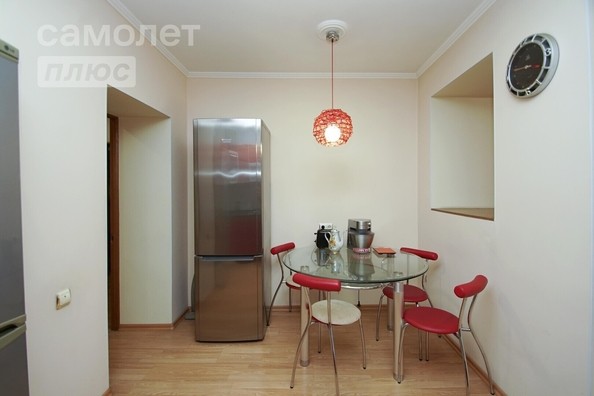 
   Продам 3-комнатную, 94.6 м², Маршала Жукова ул, 76

. Фото 8.