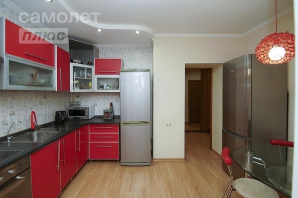 
   Продам 3-комнатную, 94.6 м², Маршала Жукова ул, 76

. Фото 9.