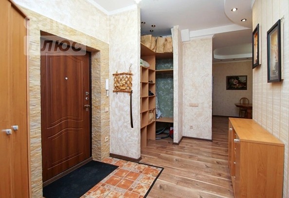 
  Сдам в аренду 3-комнатную квартиру, 67.8 м², Омск

. Фото 9.