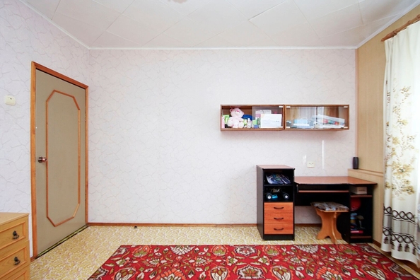 
   Продам 2-комнатную, 53 м², Рокоссовского ул, 10

. Фото 1.