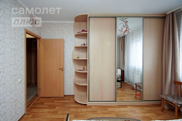 
   Продам 2-комнатную, 52.8 м², Дмитриева ул, 1/2

. Фото 1.