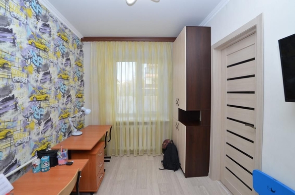 
   Продам 2-комнатную, 40 м², Ленинградская 1-я ул, 1

. Фото 5.