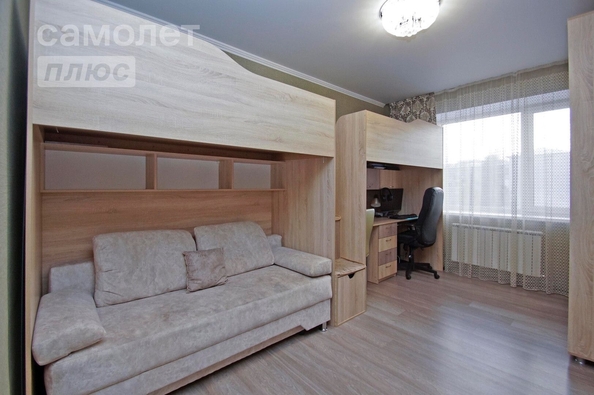 
   Продам 3-комнатную, 66.8 м², 70 лет Октября ул, 10/3

. Фото 1.