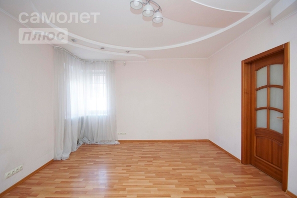 
   Продам 5-комнатную, 210 м², Омская ул, 115/1

. Фото 1.