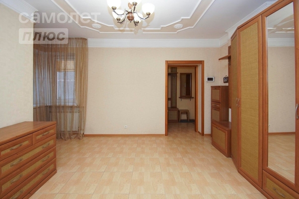 
   Продам 5-комнатную, 210 м², Омская ул, 115/1

. Фото 5.