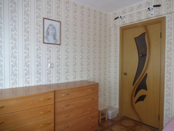 
   Продам 3-комнатную, 49 м², Багратиона ул, 82А

. Фото 4.