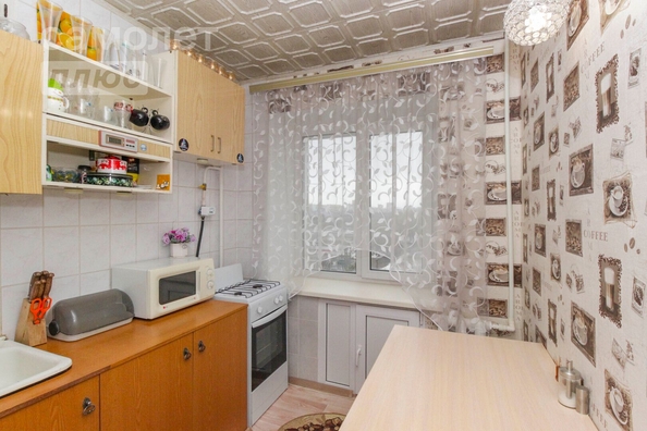 
   Продам 2-комнатную, 43.8 м², Перелета ул, 6

. Фото 3.