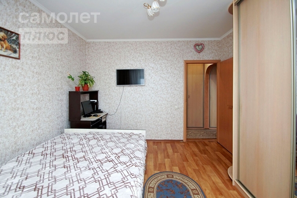 
   Продам 2-комнатную, 52.8 м², Дмитриева ул, 1/2

. Фото 1.