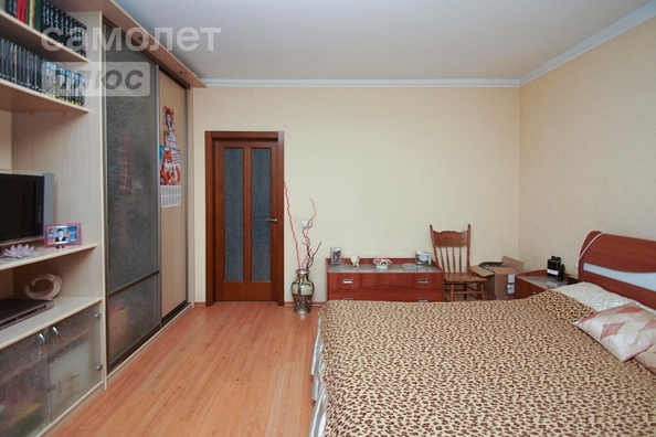 
   Продам 3-комнатную, 98.3 м², Орловского ул, 3

. Фото 1.