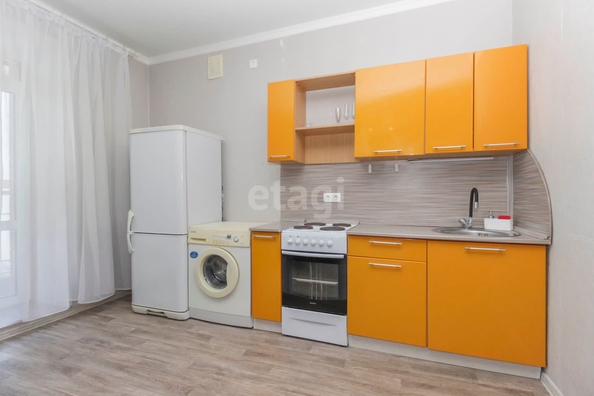 
   Продам студию, 40 м², Октябрьская ул, 107

. Фото 6.