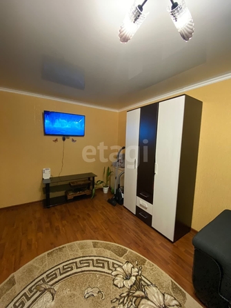 
   Продам 2-комнатную, 41.9 м², Кирова ул, 38

. Фото 1.