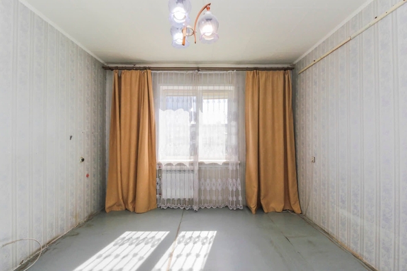 
   Продам 2-комнатную, 53.4 м², Заречный б-р, 2А

. Фото 10.