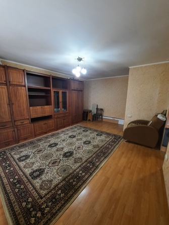 
   Продам 1-комнатную, 37.5 м², Магистральная ул, 42

. Фото 2.