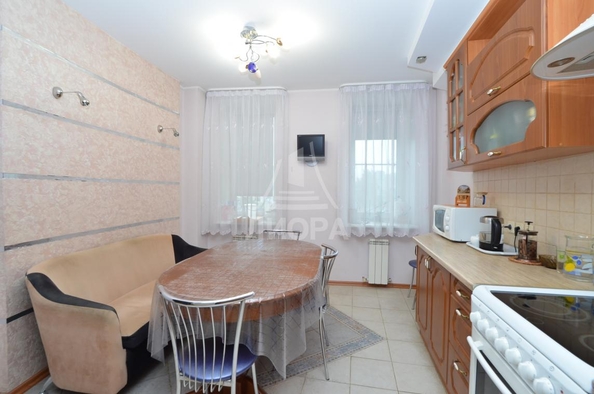 
   Продам 3-комнатную, 102.7 м², Омская ул, 107

. Фото 9.