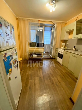 
   Продам 1-комнатную, 32 м², Линия 8-я ул, 94

. Фото 2.