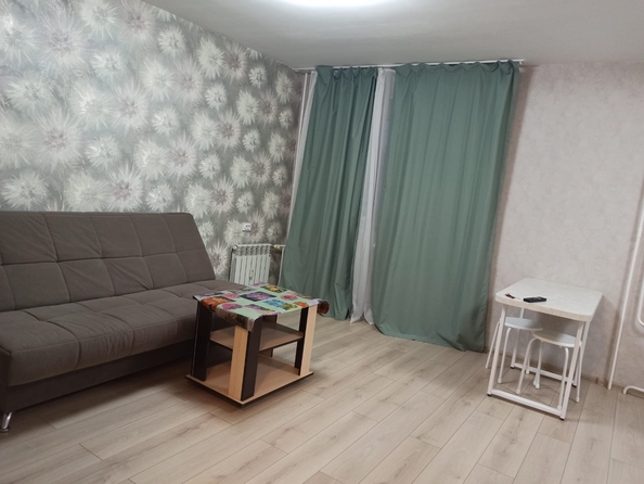 
  Сдам посуточно в аренду 1-комнатную квартиру, 35 м², Омск

. Фото 1.