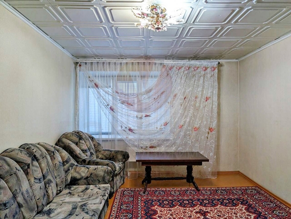 
   Продам 2-комнатную, 49 м², Кучерявенко ул, 7

. Фото 5.