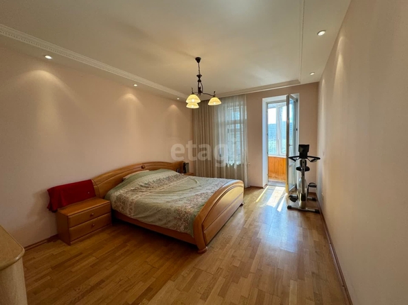 
   Продам 2-комнатную, 78.9 м², Добровольского ул, 5/1

. Фото 2.