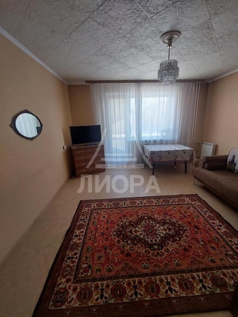 
  Сдам в аренду 1-комнатную квартиру, 40 м², Омск

. Фото 1.