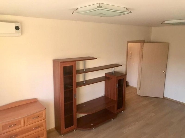 
  Сдам в аренду 1-комнатную квартиру, 38 м², Омск

. Фото 3.