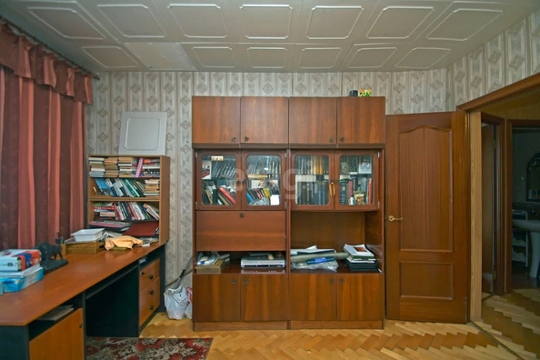 
   Продам 4-комнатную, 106 м², Масленникова ул, 185

. Фото 2.