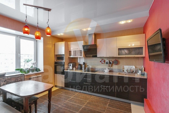 
   Продам 3-комнатную, 74 м², Молодежная 3-я ул, 57А

. Фото 6.