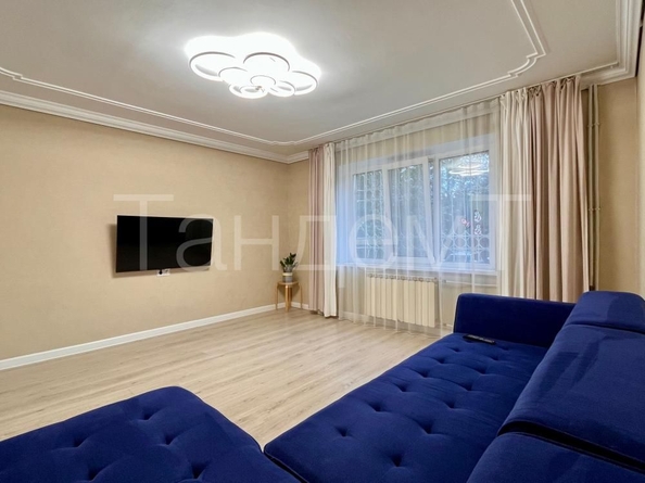 
   Продам 3-комнатную, 80.8 м², Дмитриева ул, 3/2

. Фото 2.