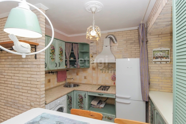 
   Продам студию, 30.7 м², Победы б-р, 4

. Фото 2.