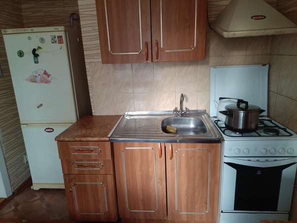 
  Сдам в аренду 3-комнатную квартиру, 45 м², Омск

. Фото 3.