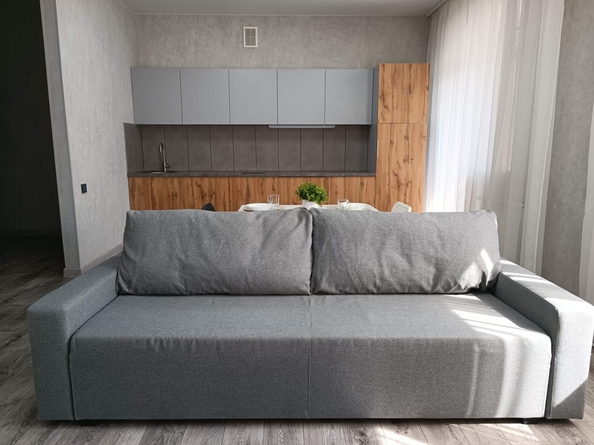 
  Сдам в аренду апартаменты, 38 м², Омск

. Фото 1.