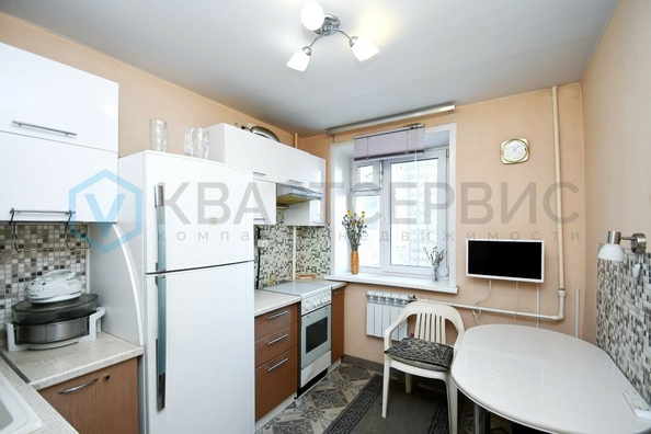 
  Продается 3-комн. квартира, 63 м², Масленникова ул, д. 21
. Фото 4.