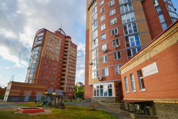 
  Продается 4-комн. квартира, 139.2 м², Декабристов ул, д. 114
. Фото 4.