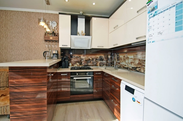 
  Продается дом, 64.8 м², Омск
. Фото 1.