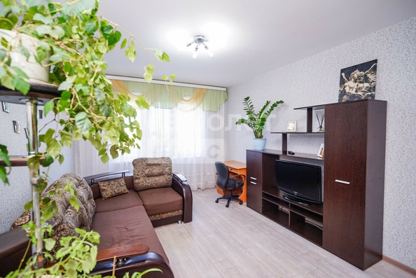 
  Продается 3-комн. квартира, 76 м², Завертяева ул, д. 9Д
. Фото 2.