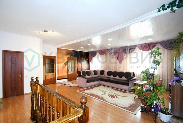 
  Продается дом, 265 м², Омск
. Фото 5.
