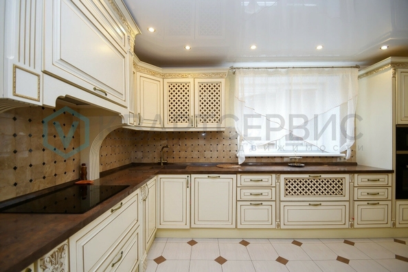 
  Продается дом, 180 м², Омск
. Фото 2.