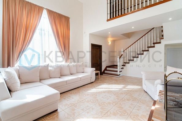 
  Продается дом, 204 м², село Азово
. Фото 3.