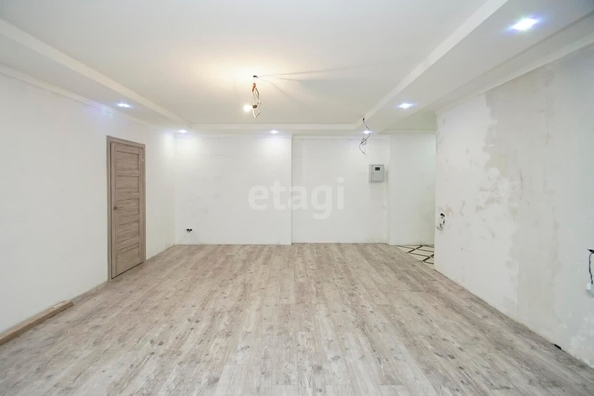 
  Продается 2-комн. квартира, 71 м², 25 лет Октября ул, д. 15
. Фото 1.