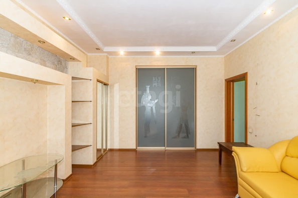 
  Продается 3-комн. квартира, 66 м², Серова ул, д. 18
. Фото 3.